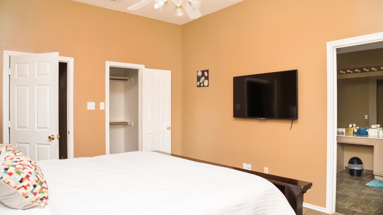 Photo of Bedroom in Southeast Arlington