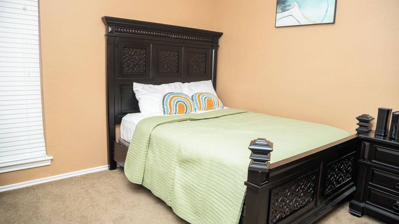 Photo of Bedroom in Southeast Arlington
