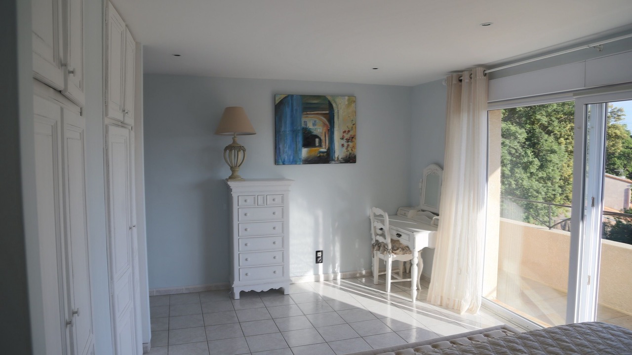 Photo of Bedroom in Connaux