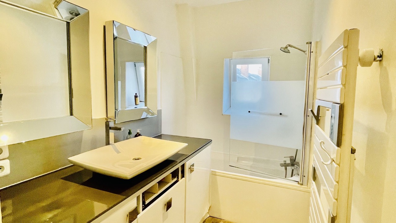 Photo of Bathroom in Reims City Centre