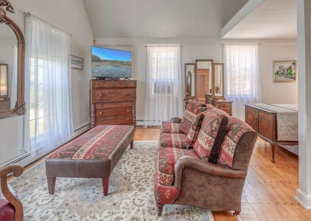 Photo of Livingroom in West Tisbury