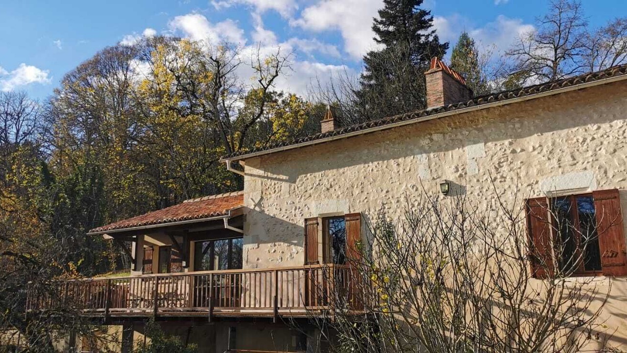 Photo of Outdoor in Bonnes