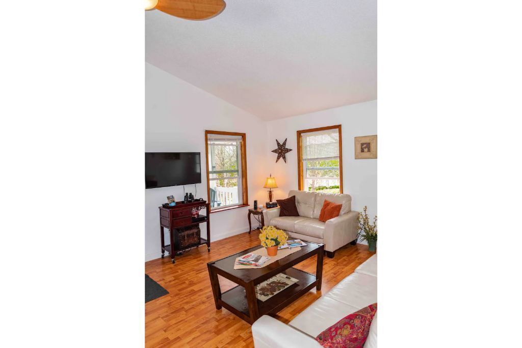 Photo of Livingroom in Eureka