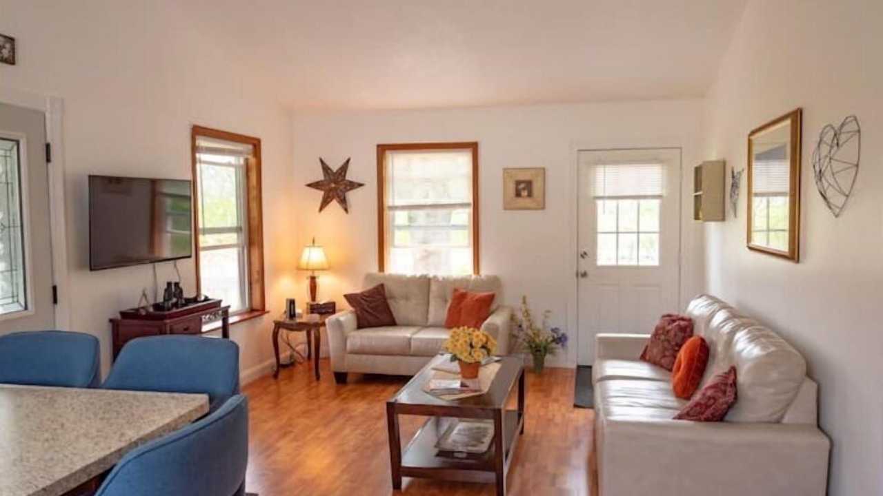 Photo of Livingroom in Eureka
