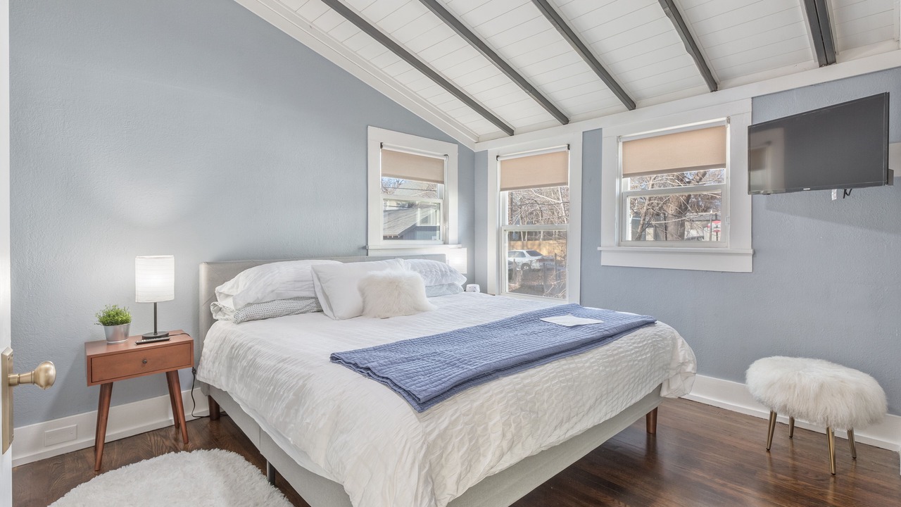 Photo of Bedroom in Sand Springs