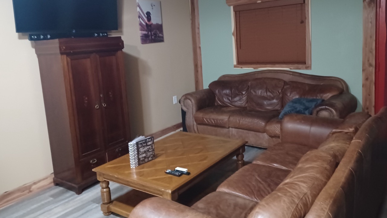Photo of Livingroom in Fordland