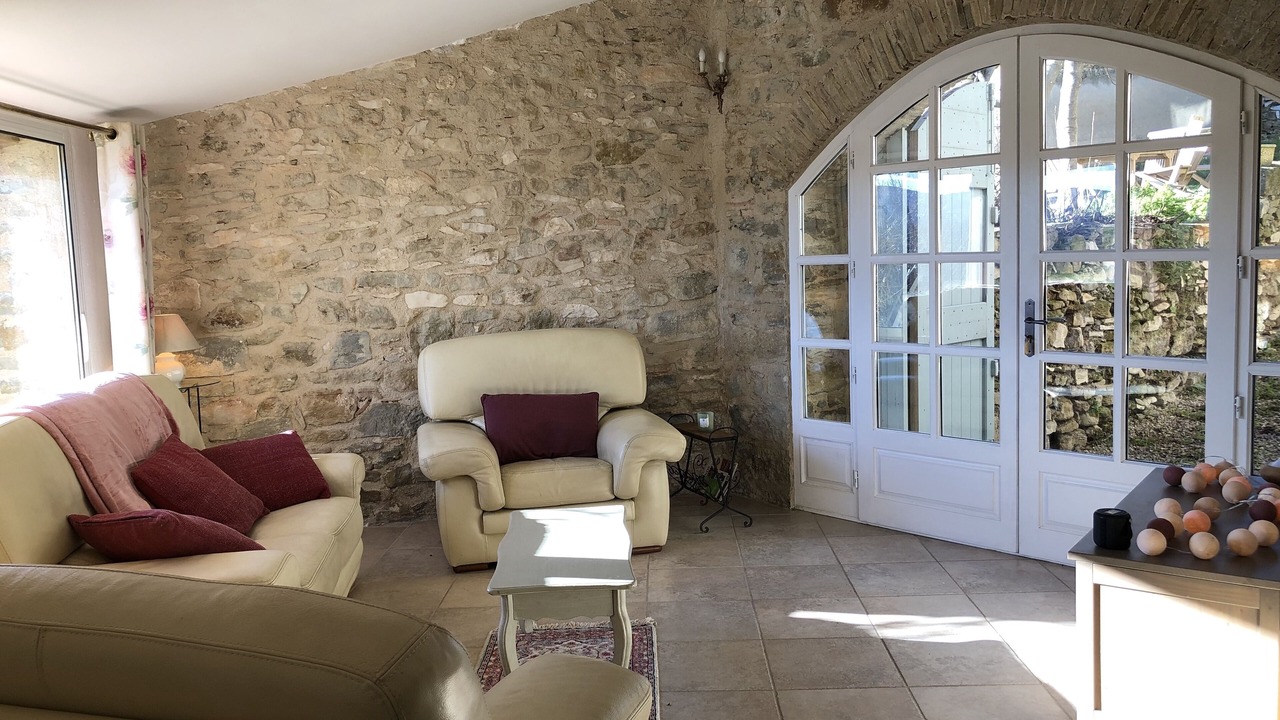 Photo of Livingroom in Ongles