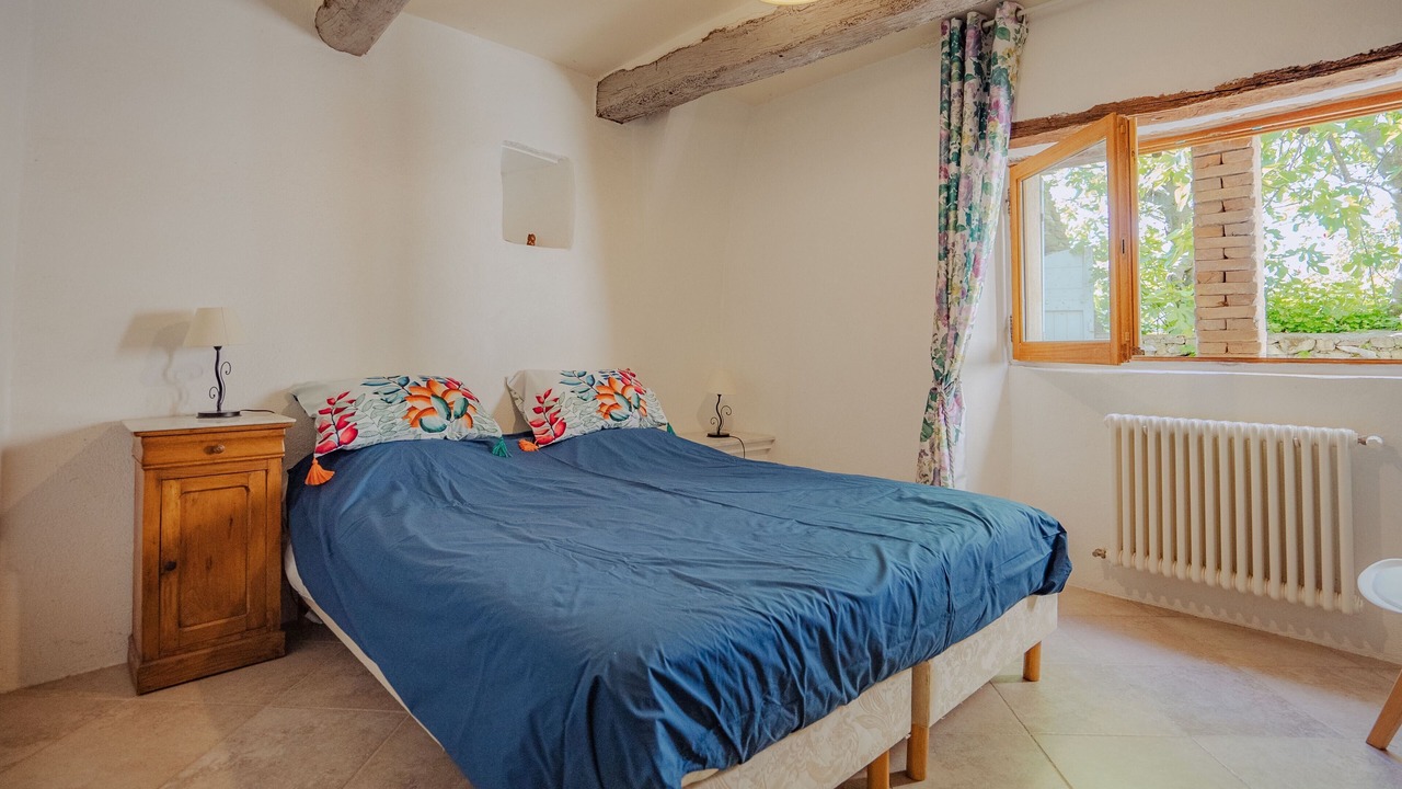 Photo of Bedroom in Ongles