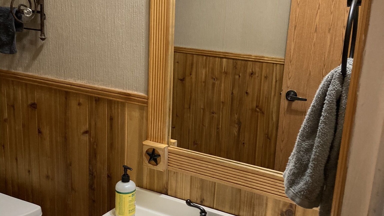 Photo of Bathroom in Redstar