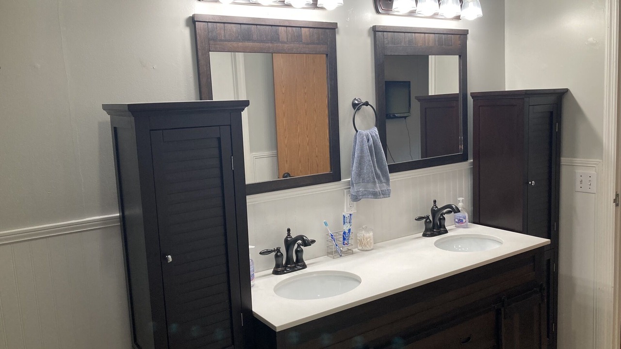 Photo of Bathroom in Redstar