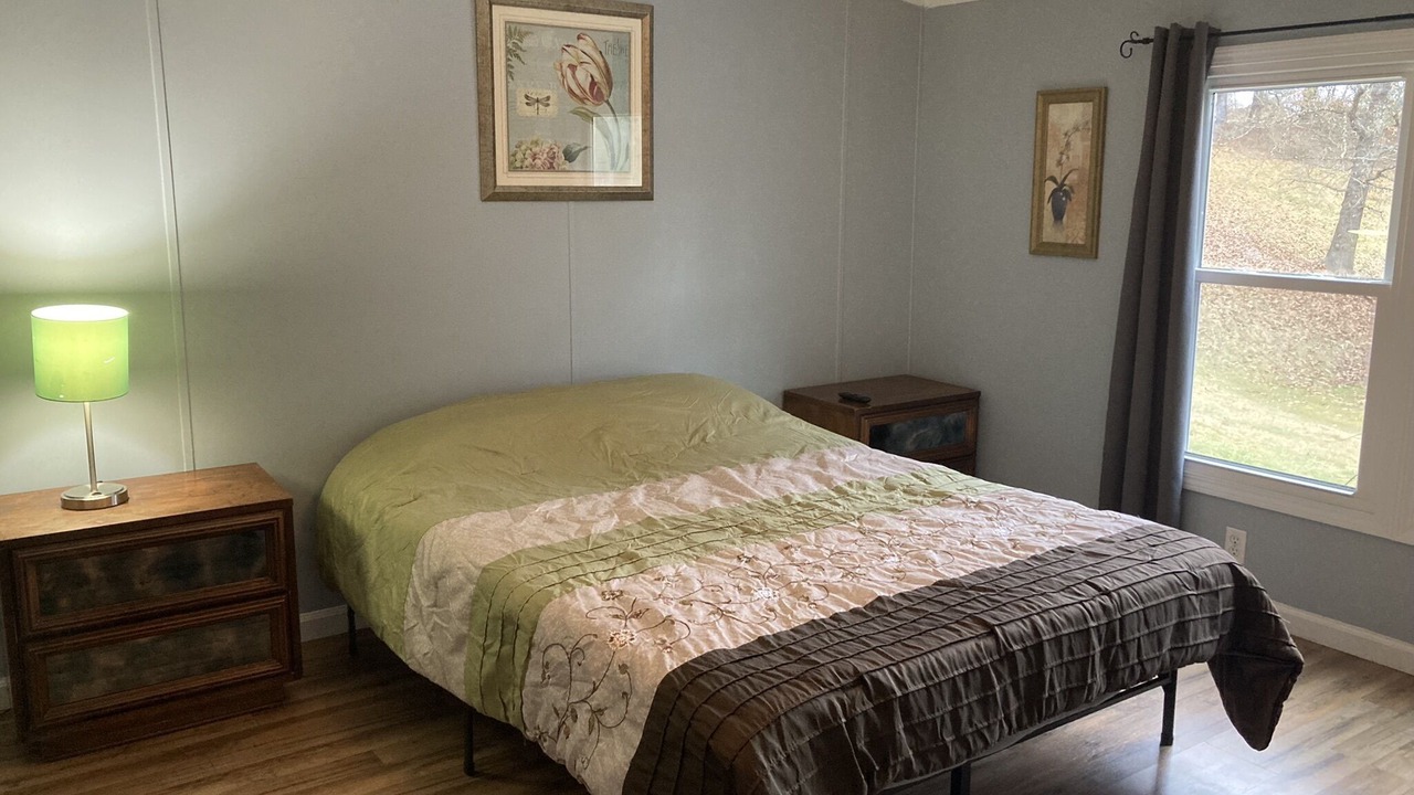 Photo of Bedroom in Redstar