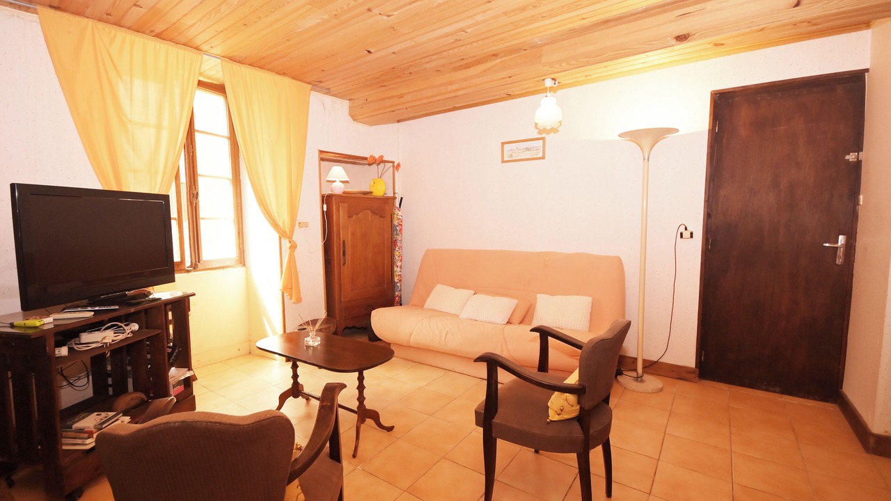 Photo of Livingroom in Champagne-et-Fontaine