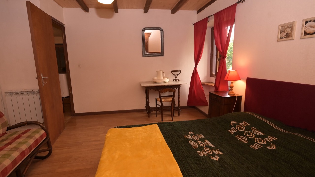 Photo of Bedroom in Champagne-et-Fontaine