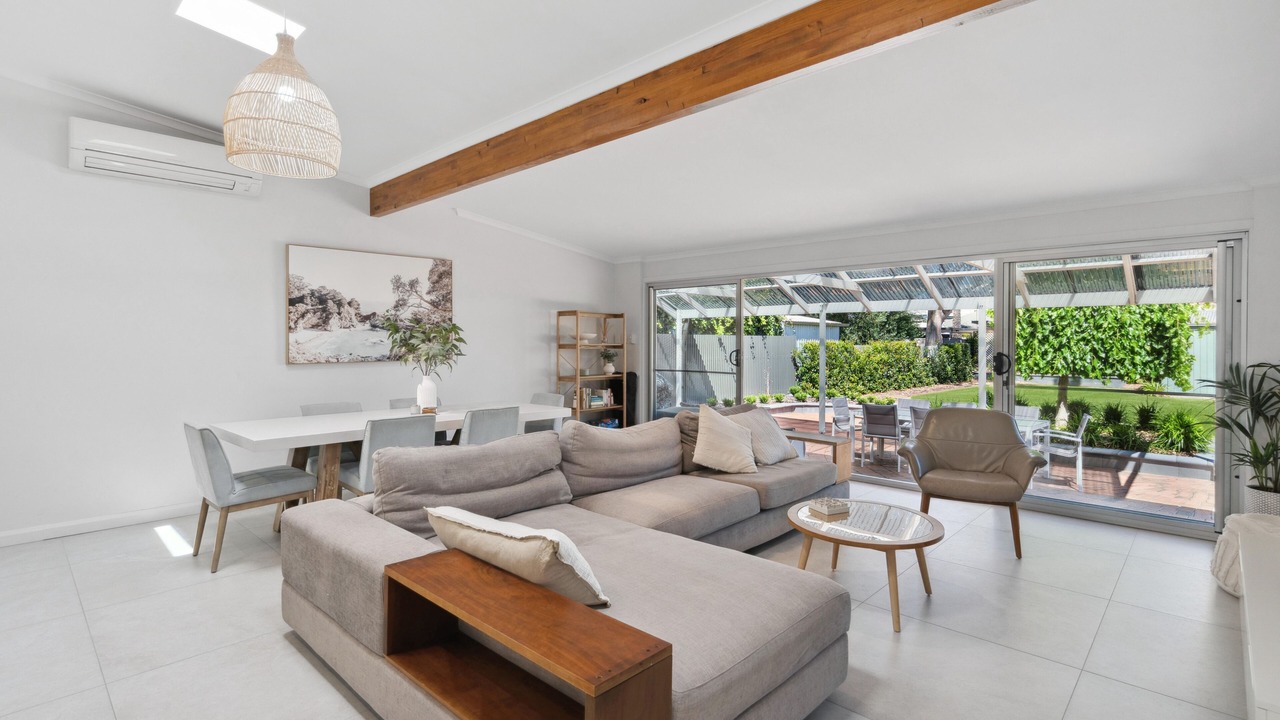 Photo of Livingroom in Glenelg North