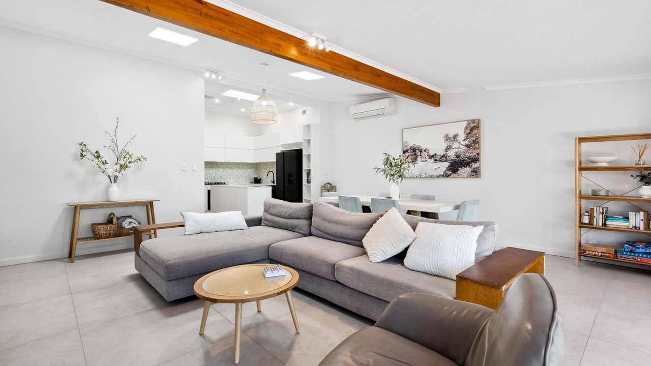 Photo of Livingroom in Glenelg North