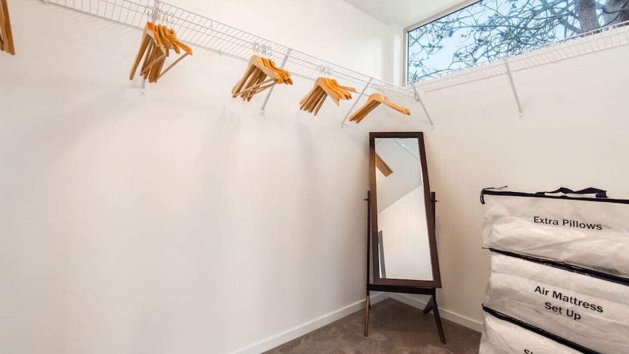 Photo of Others in Ballard