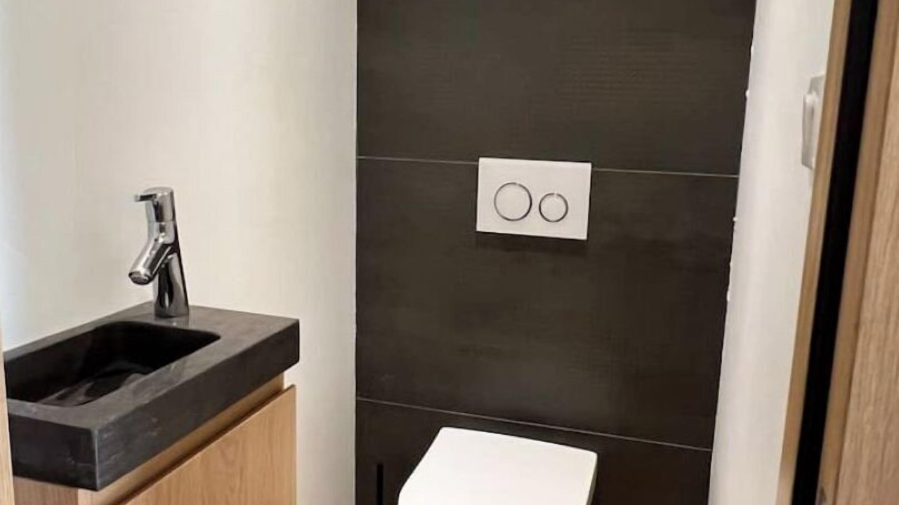 Photo of Bathroom in Graslin - Commerce