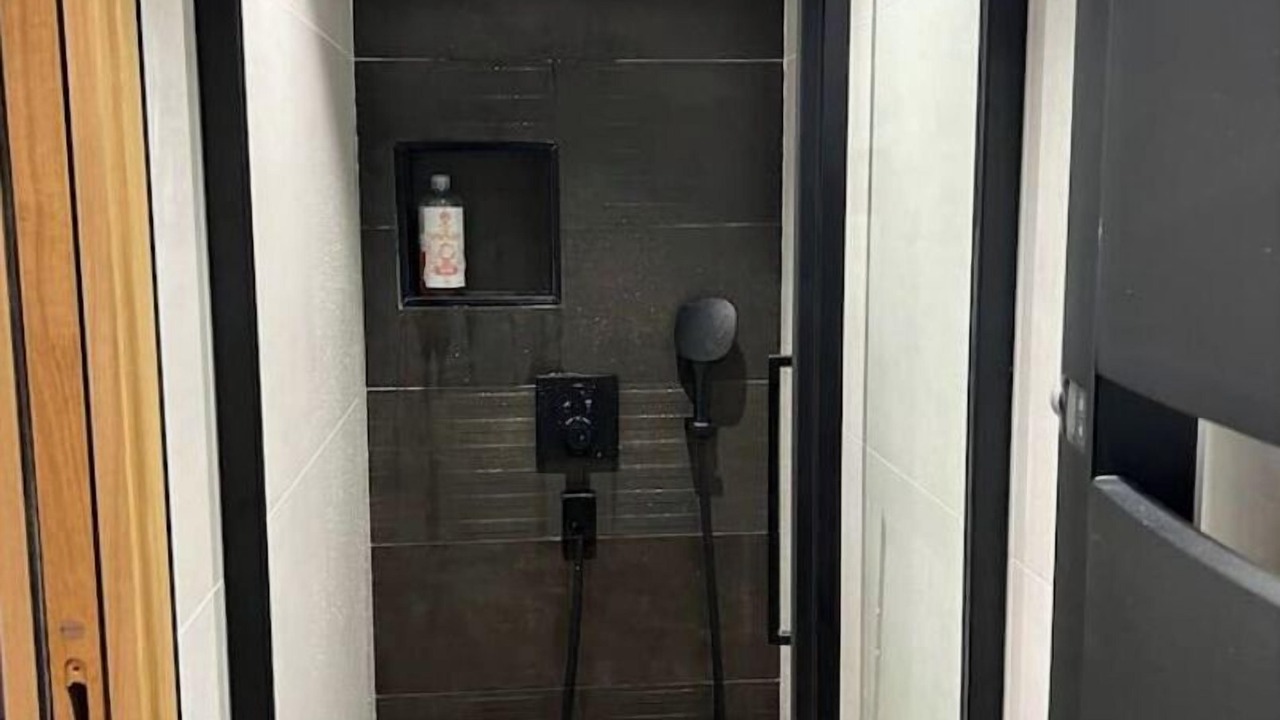 Photo of Bathroom in Graslin - Commerce