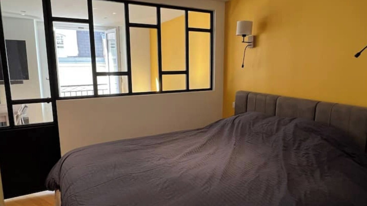 Photo of Bedroom in Graslin - Commerce