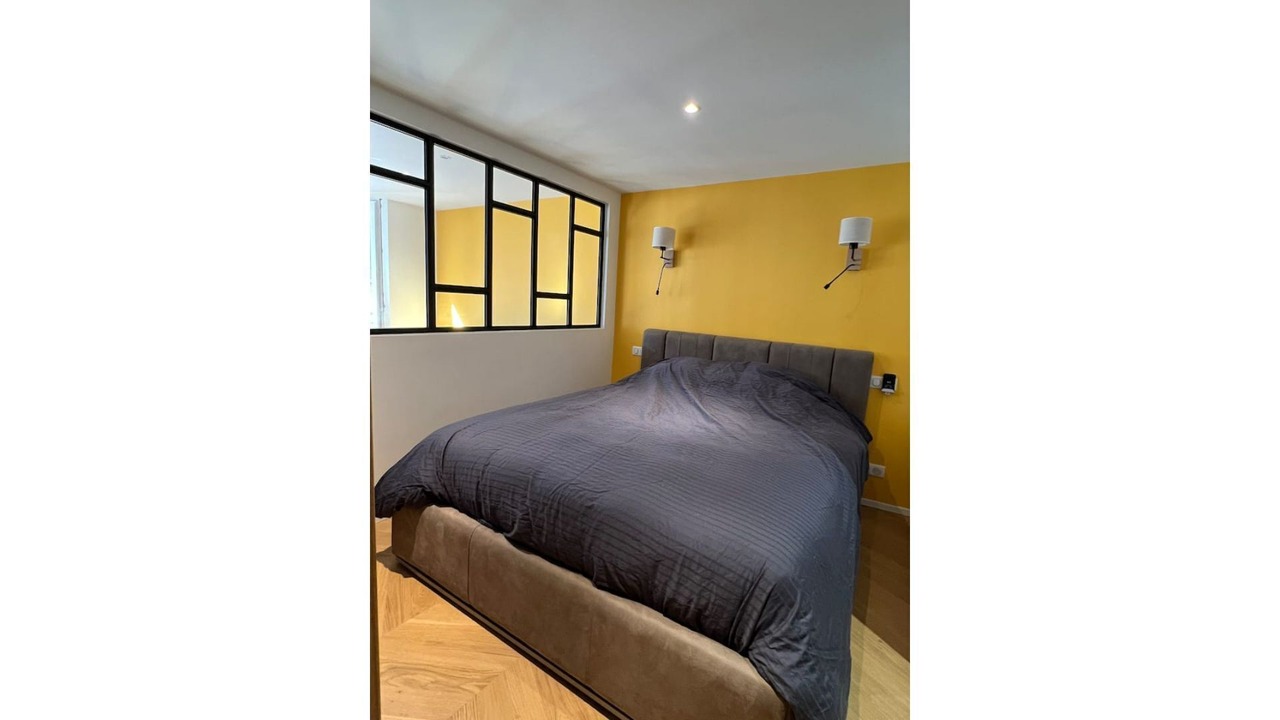 Photo of Bedroom in Graslin - Commerce
