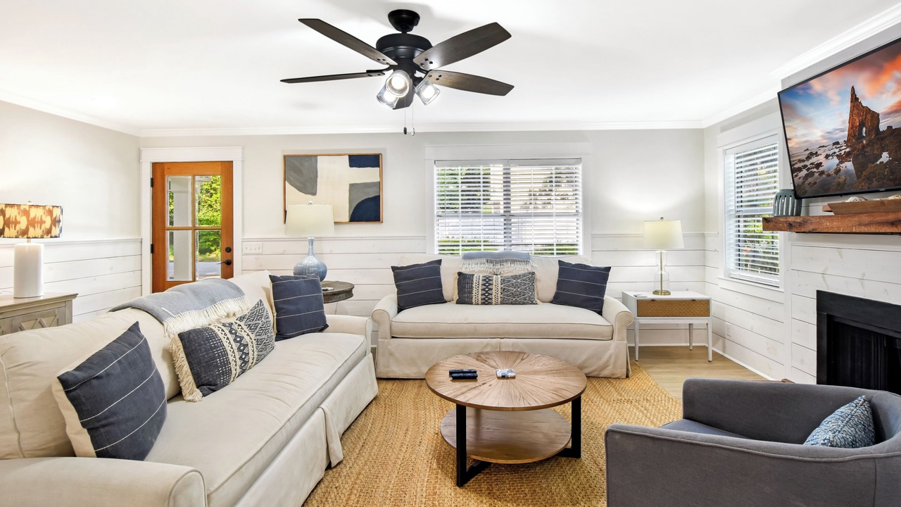 Photo of Livingroom in Demere Park