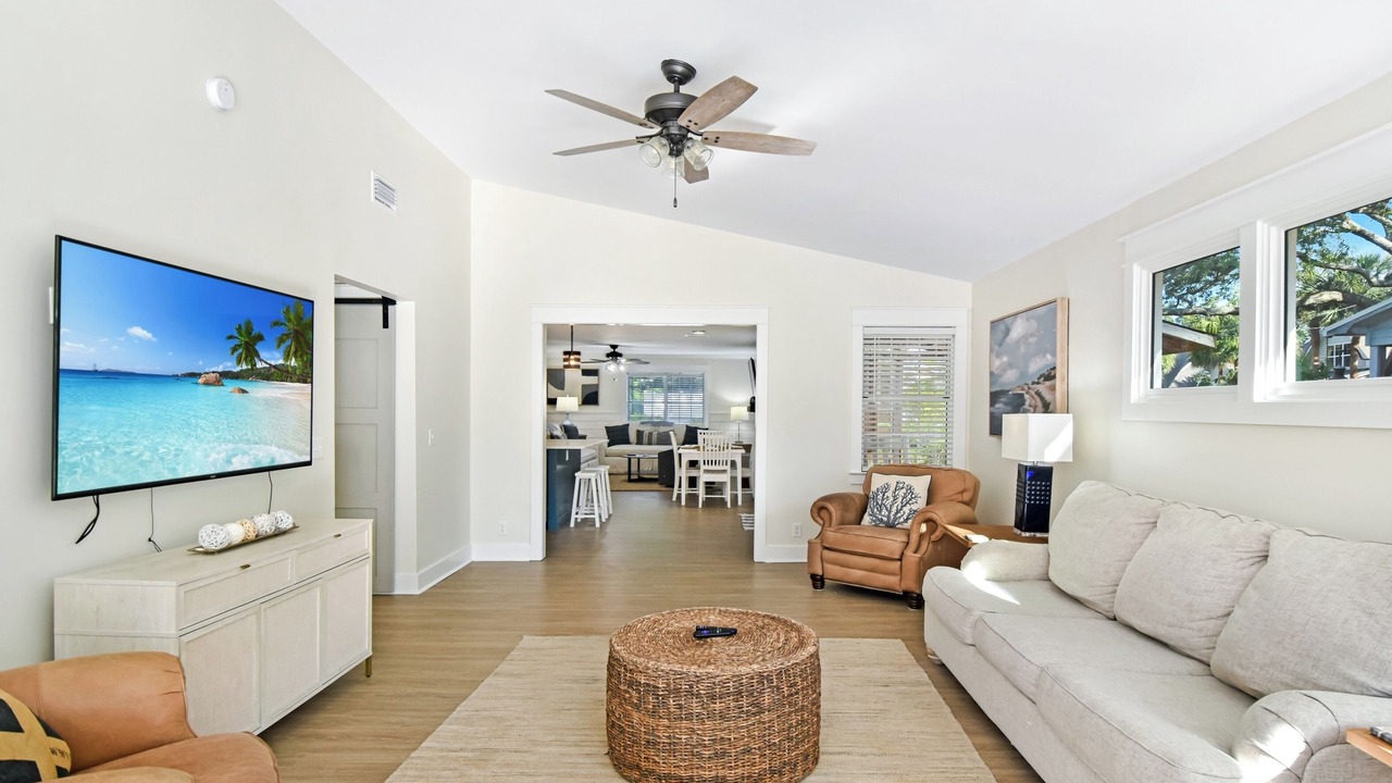 Photo of Livingroom in Demere Park
