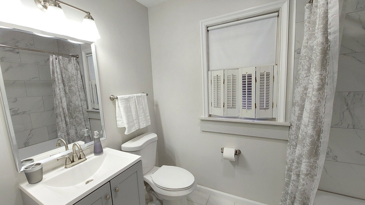 Photo of Bathroom in Melrose Park