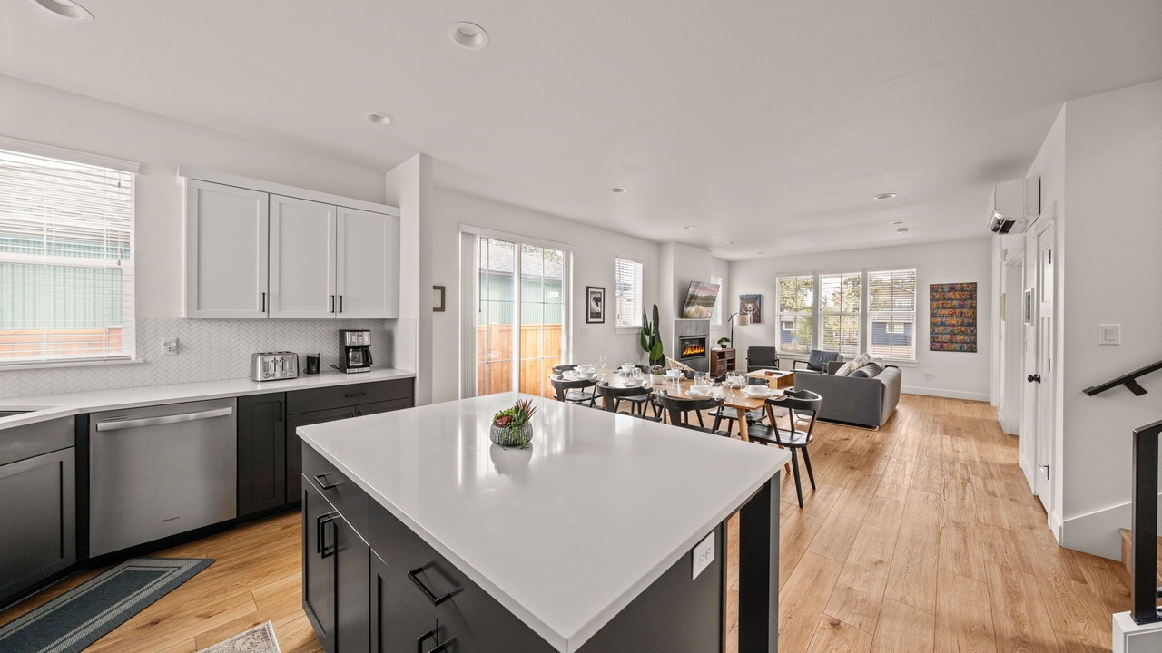 Photo of Others in Southern Crossing