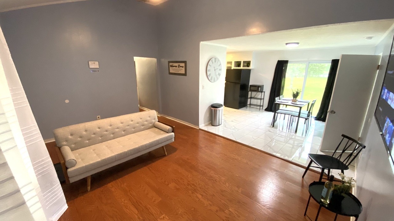 Photo of Livingroom in Albany