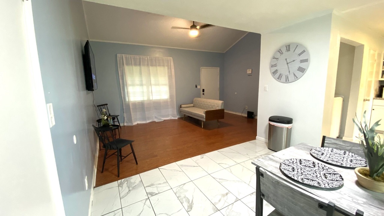 Photo of Livingroom in Albany