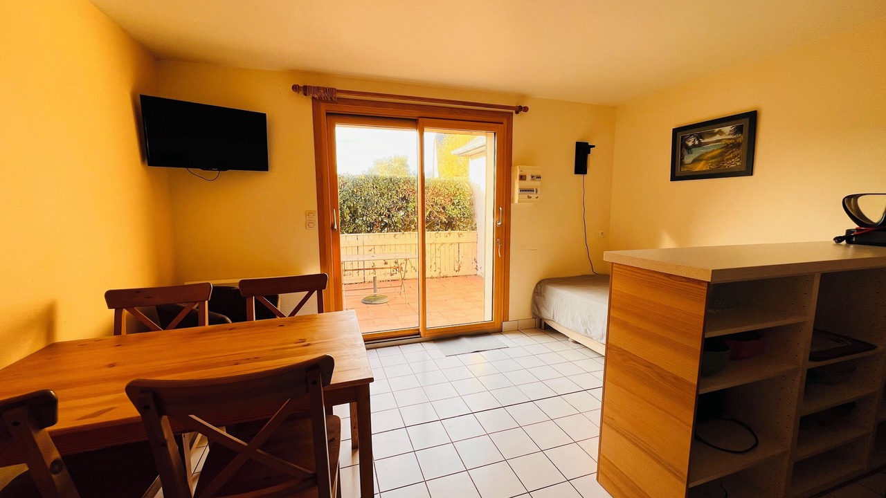 Photo of Bedroom in Saint-Coulomb