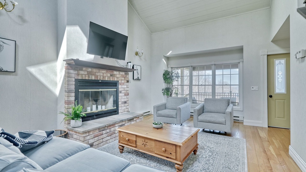 Photo of Livingroom in Canandaigua