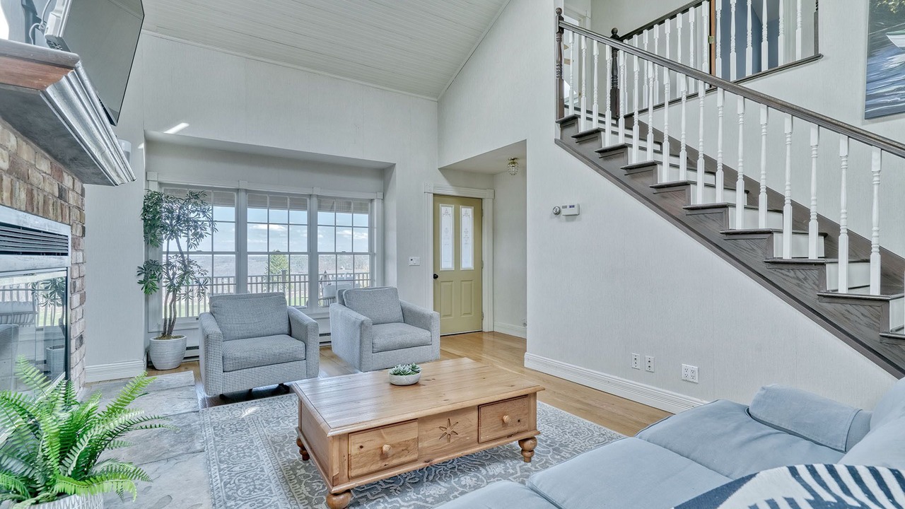 Photo of Livingroom in Canandaigua