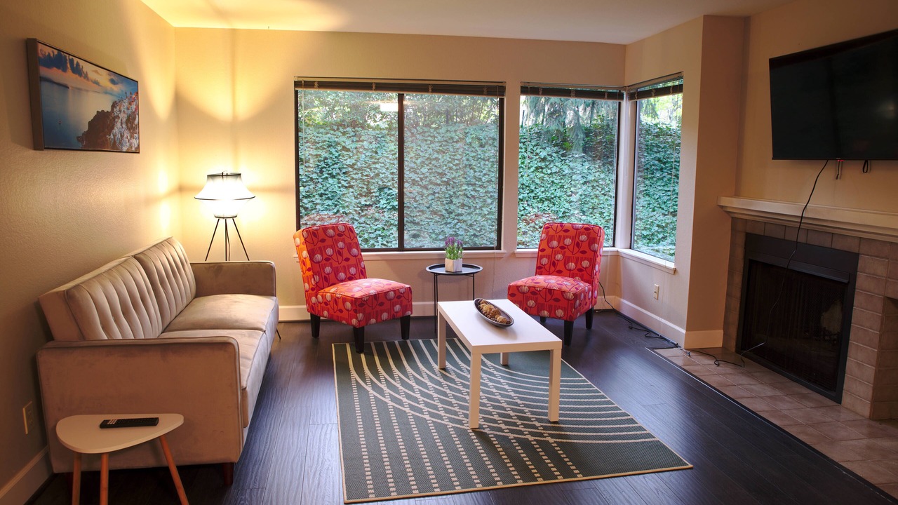 Photo of Livingroom in Northwest Bellevue