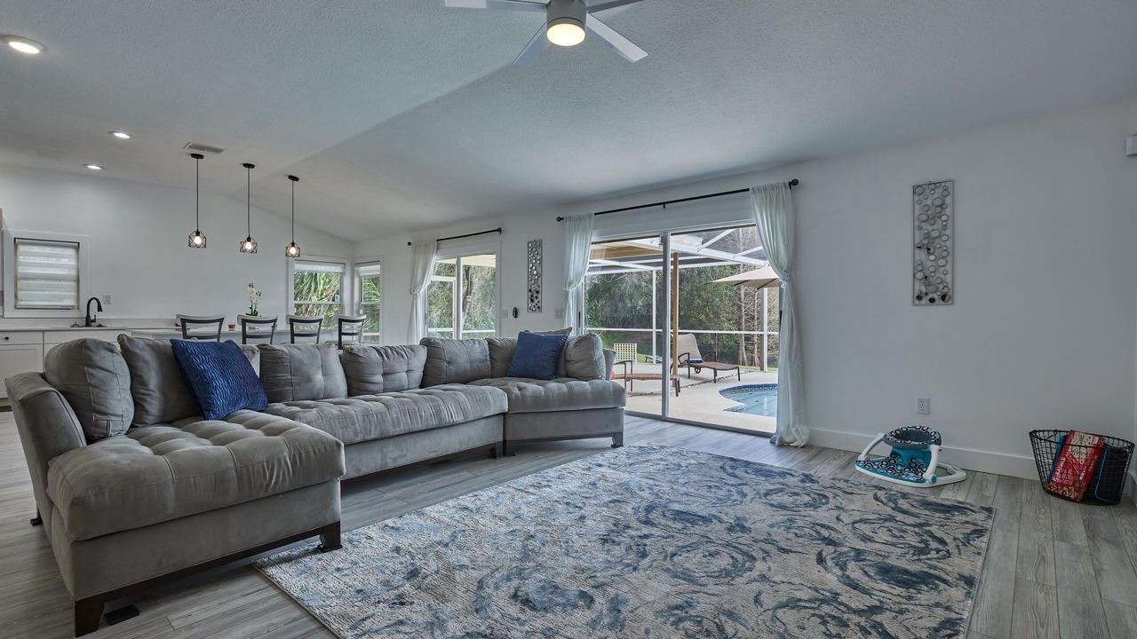 Photo of Livingroom in Valrico