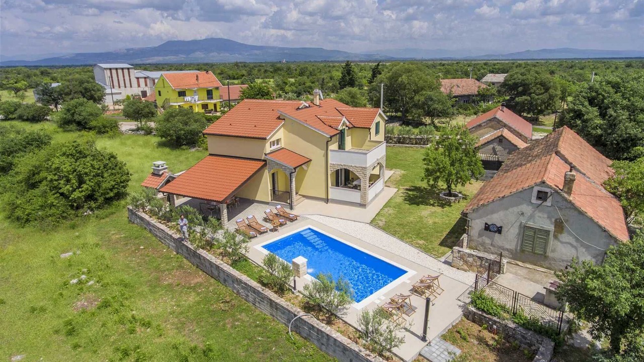 Photo of Outdoor in Bristane