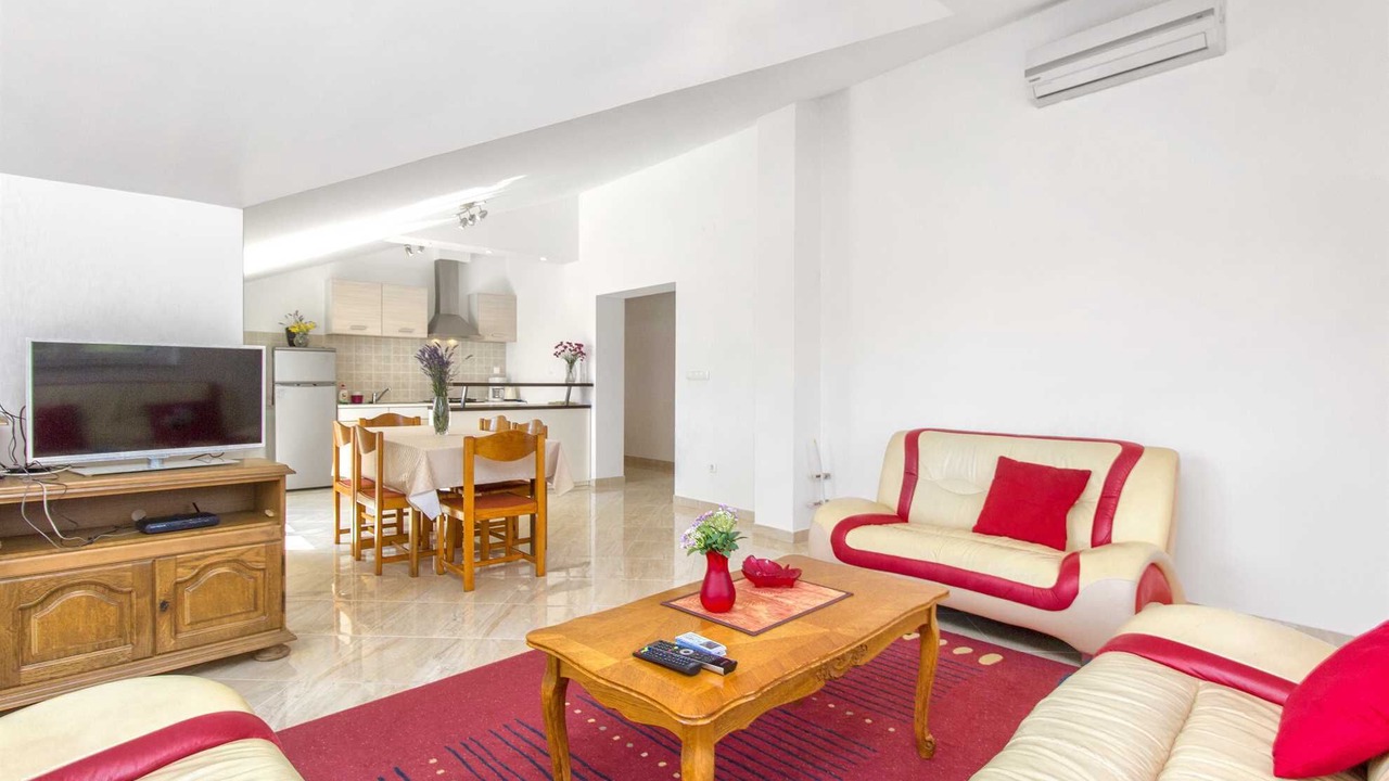 Photo of Livingroom in Bristane
