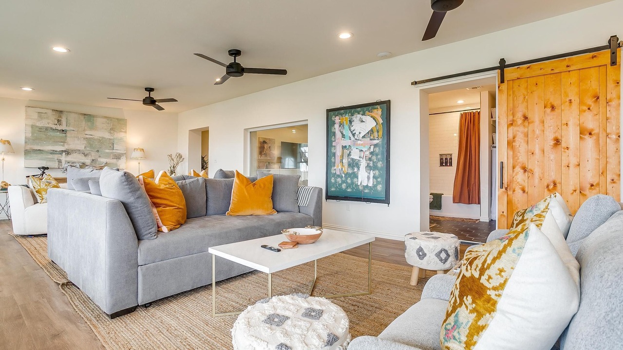 Photo of Livingroom in Dennis