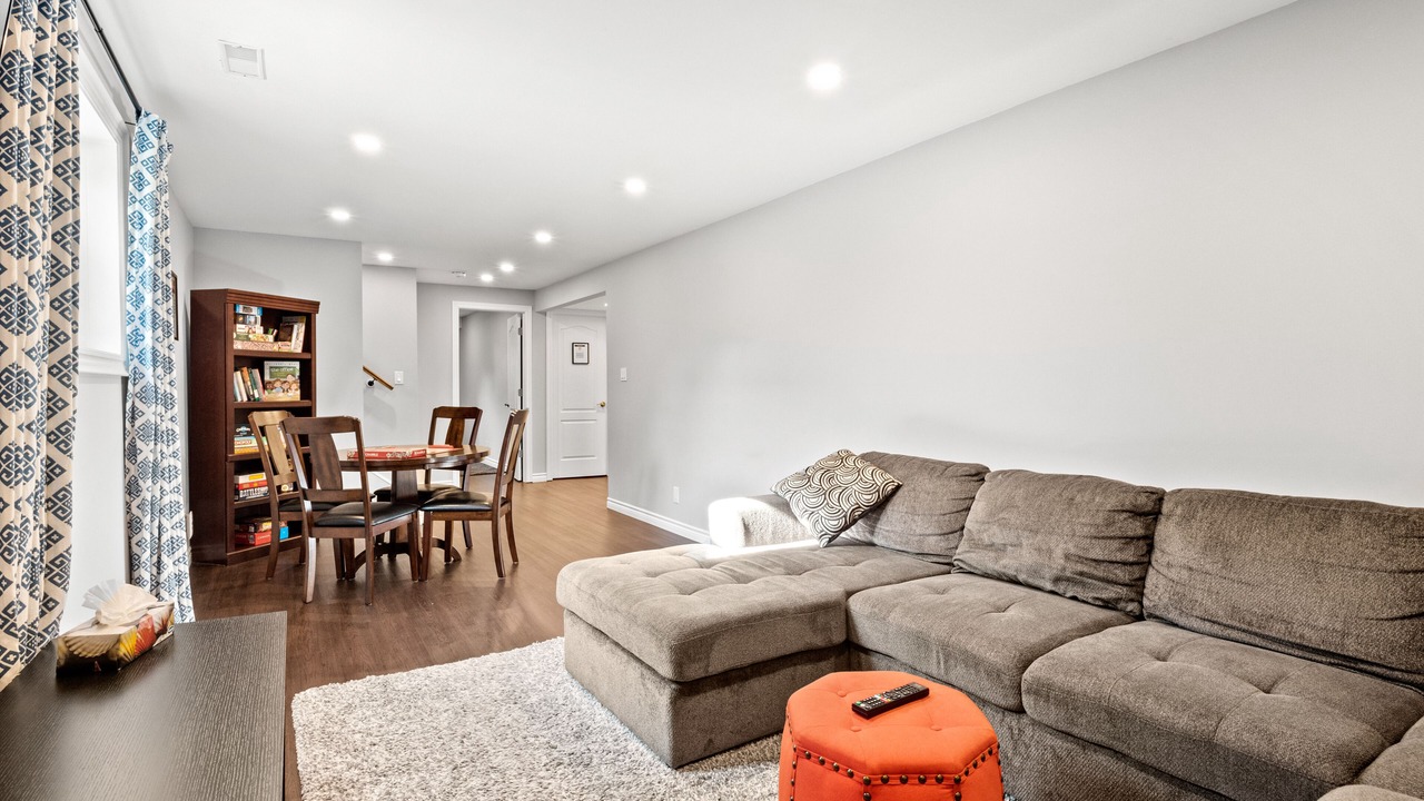 Photo of Livingroom in Port Dalhousie