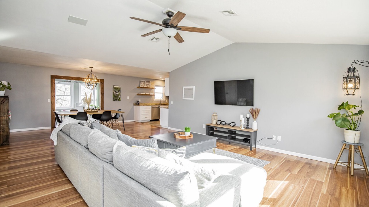 Photo of Livingroom in Beaver Shores