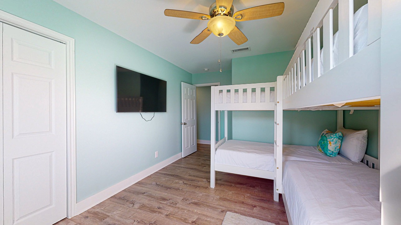Photo of Bedroom in Leeward Sands