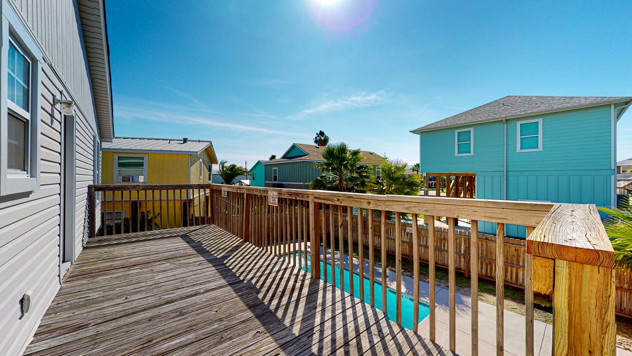 Photo of Patio Balcony in Leeward Sands