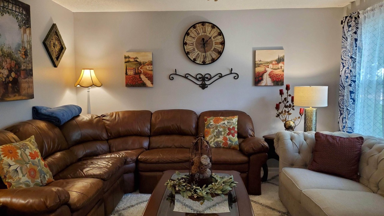 Photo of Livingroom in St. Marys