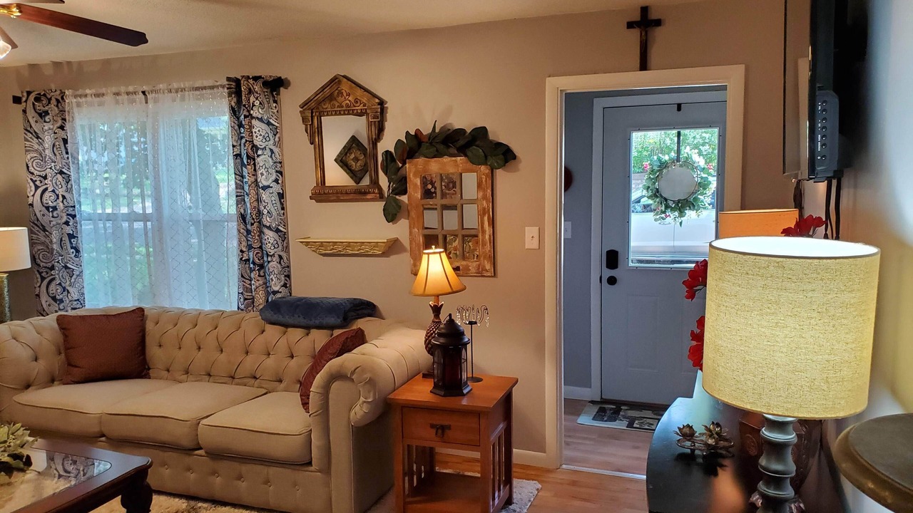 Photo of Livingroom in St. Marys