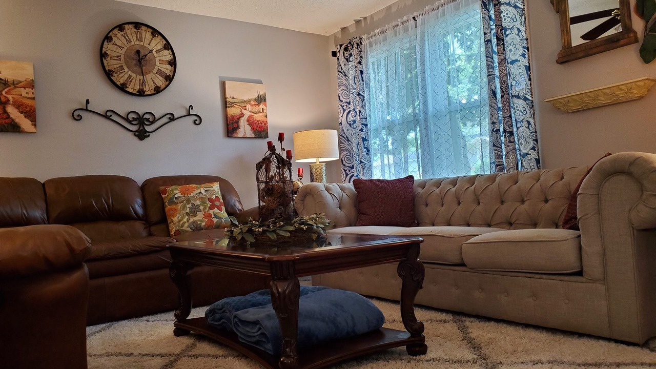 Photo of Livingroom in St. Marys