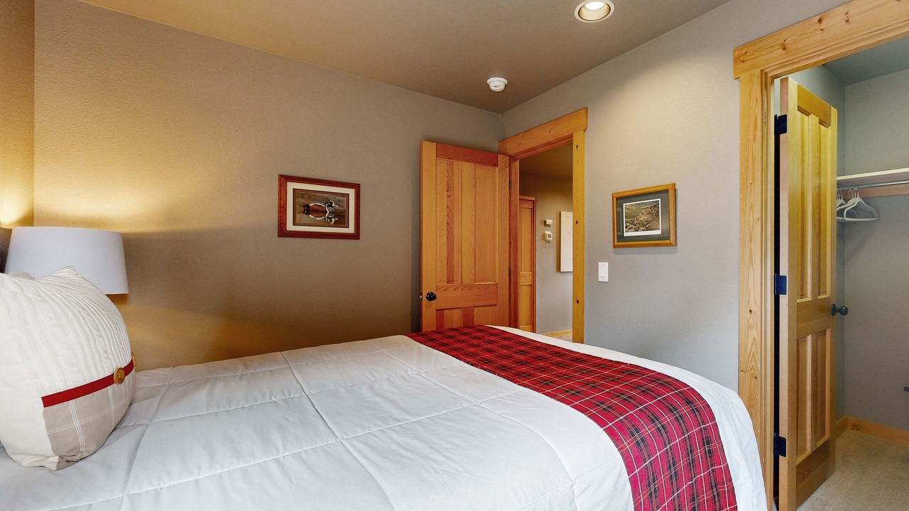 Photo of Bedroom in Redmond