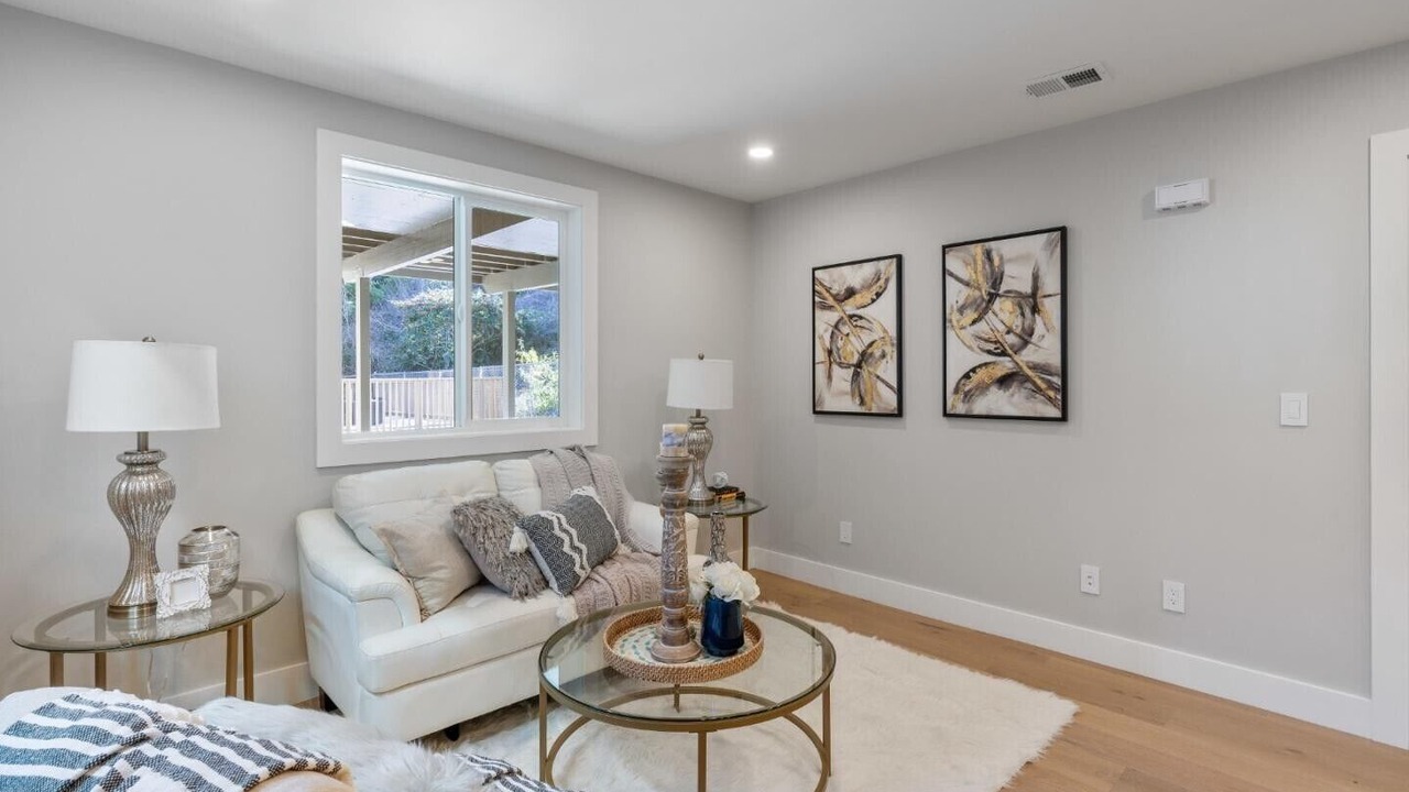 Photo of Livingroom in Daly City