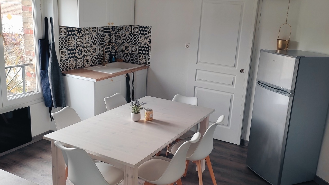 Photo of Others in Magenta