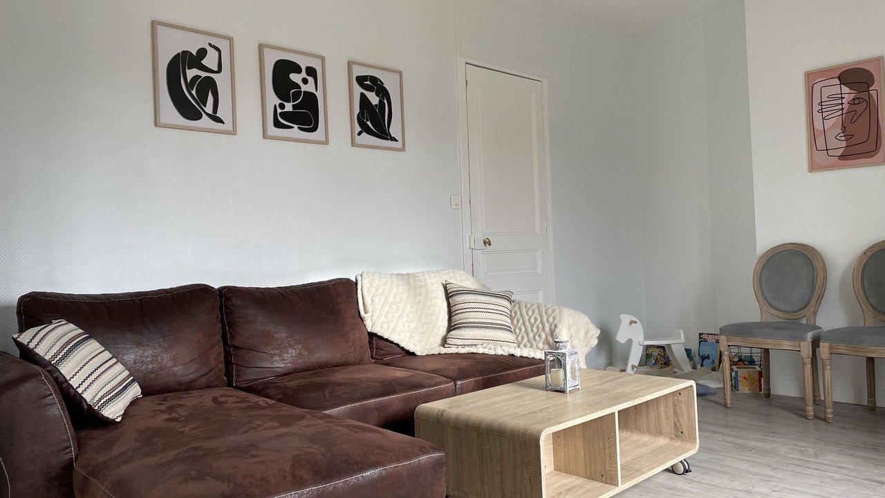 Photo of Livingroom in Magenta