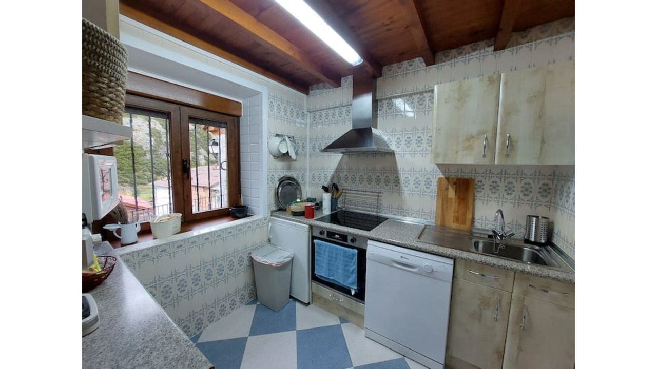 Photo of Kitchen in Llanaves de la Reina
